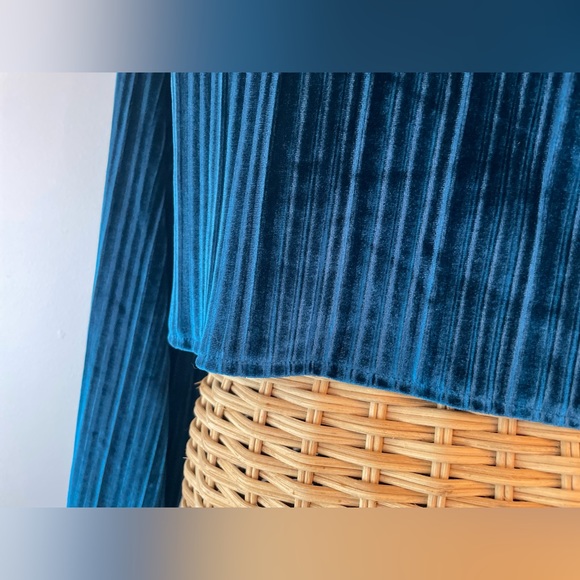 Nasty Gal Ribbed Blue Velvet Tie Front Crop Top, US Size 8 - Picture 2 of 5